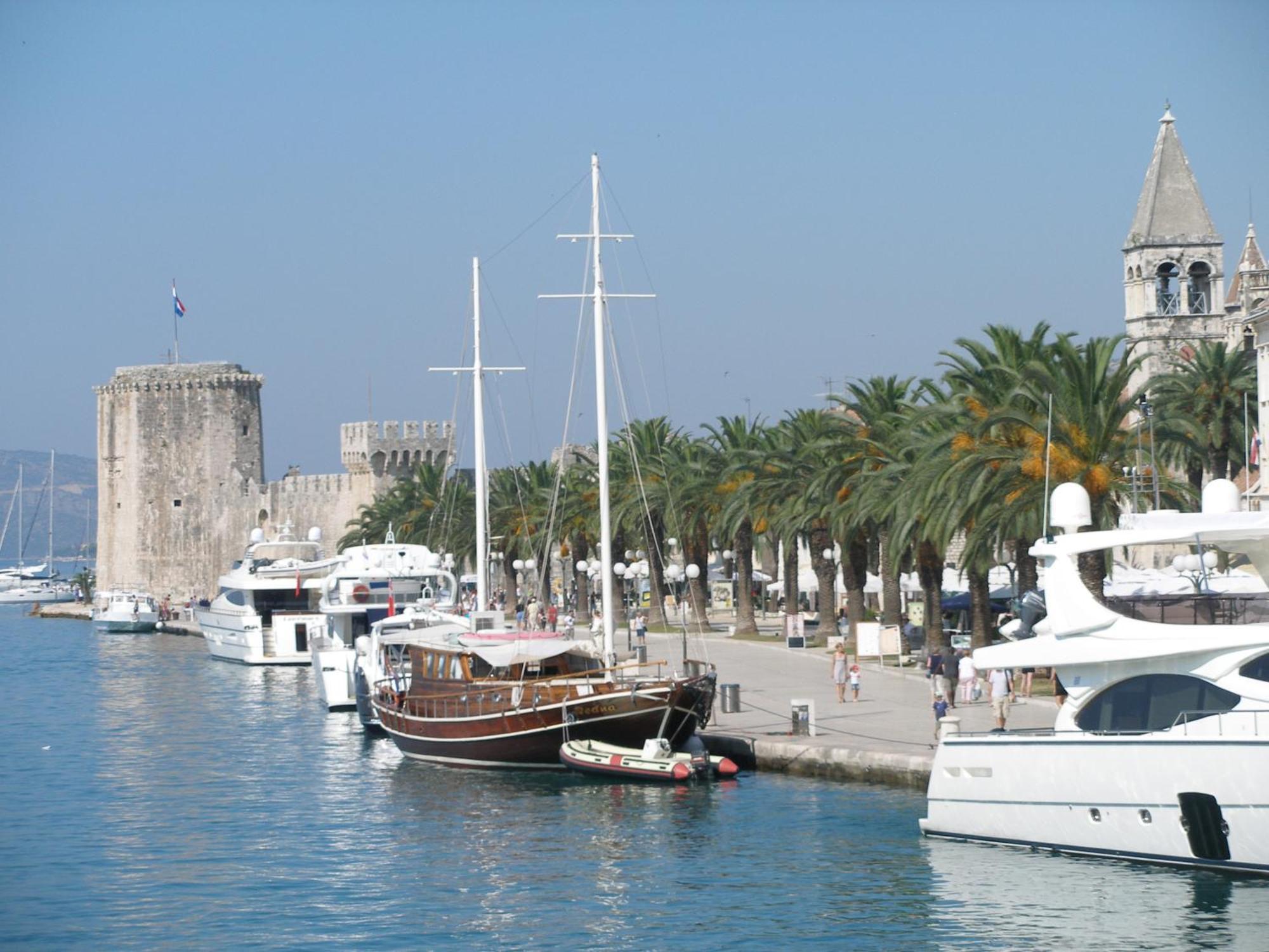 Apartments Madirazza Trogir Eksteriør billede